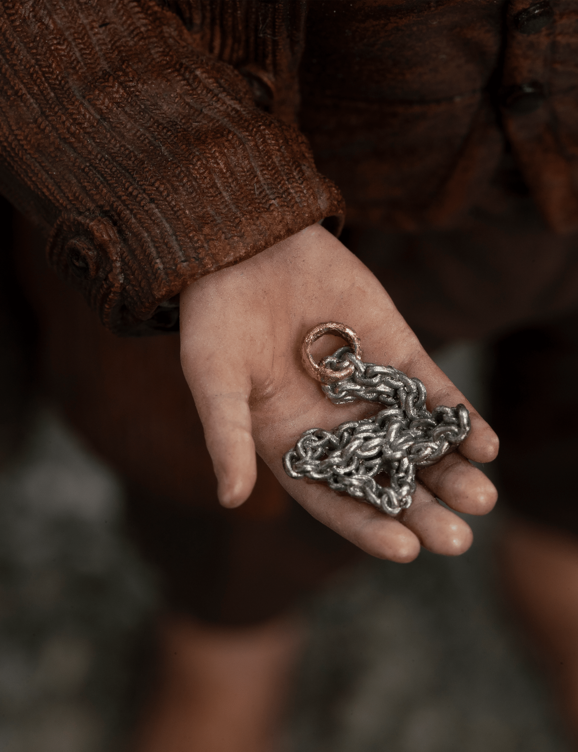 Lord of the Rings: FRODO BAGGINS, RINGBEARER *LIMITED EDITION* - Image 10