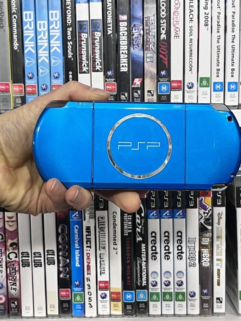 PSP Slim 3002 METALLIC BLUE + Charger + Mem Card + Case READ DESCRIPTION - Image 3
