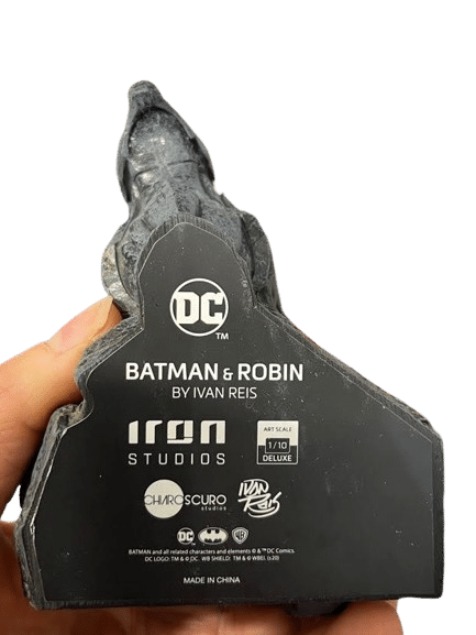 Iron Studios Statue: Batman & Robin Art-Scale Statue 1/10 *MINT IN BOX* - Image 12