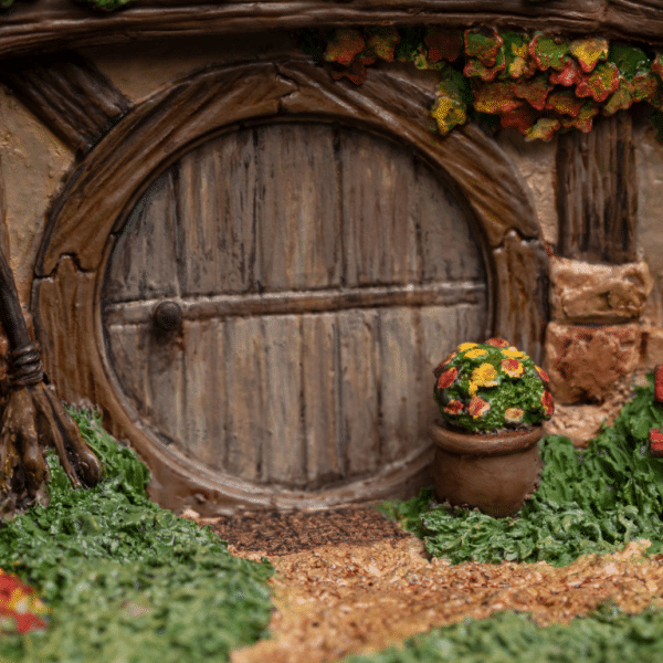 WETA The Hobbit - 18 Gardens Smial Hobbit Hole *IN STOCK NOW* - Image 4