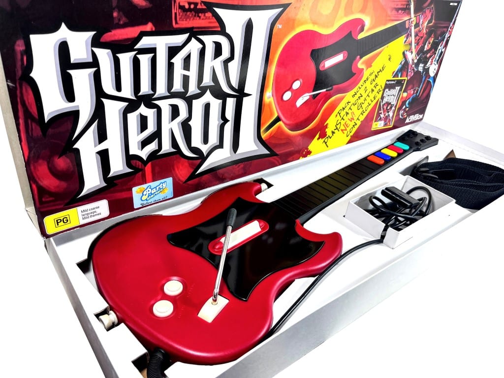 PS2 GUITAR + Guitar Hero II *COMPLETE BOX SET: GUITAR + GAME* - Image 2