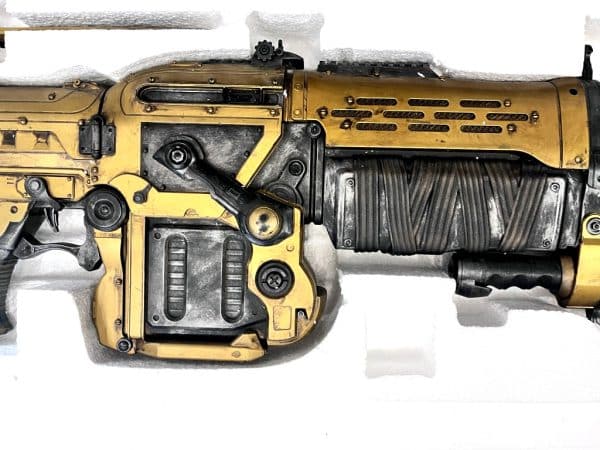 NECA GOLD Gears of War 3 Retro Lancer Replica Gun