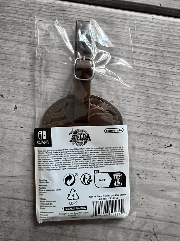 Zelda Tears of the Kingdom Collector's Bag Tag *NEW SEALED* - Image 2