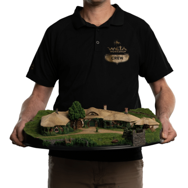 WETA LOTR The Green Dragon Inn (2025) - Image 2