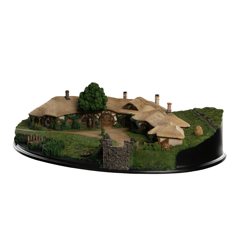 Weta Lord of the Rings: The Green Dragon Inn Environment Statue - Image 3