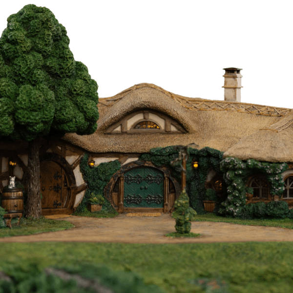 WETA LOTR The Green Dragon Inn (2025) - Image 5