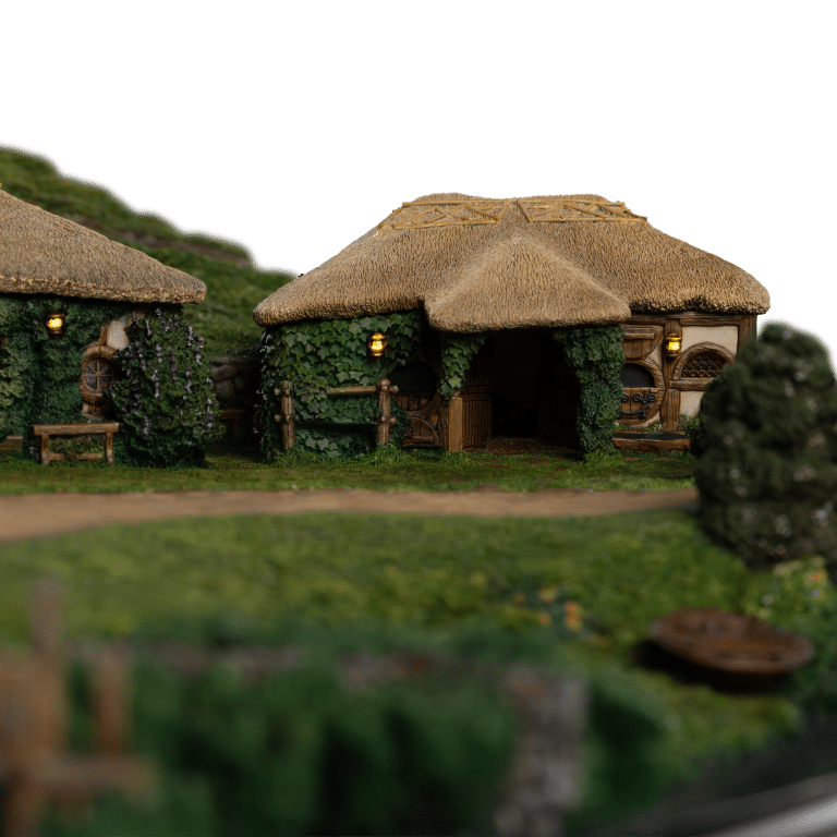 Weta Lord of the Rings: The Green Dragon Inn Environment Statue - Image 11