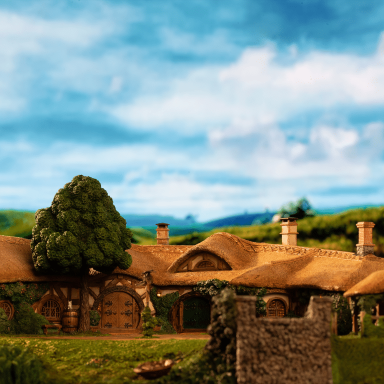 Weta Lord of the Rings: The Green Dragon Inn Environment Statue - Image 15