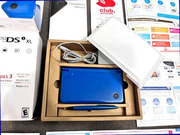 Nintendo DSi XL Console *COMPLETE BOX SET*