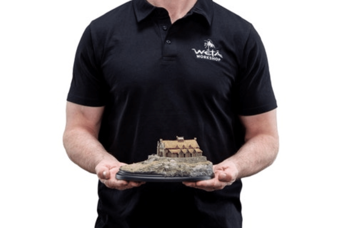 Weta Lord of the Rings: The Golden Hall of Edoras - Environment Statue - Image 5