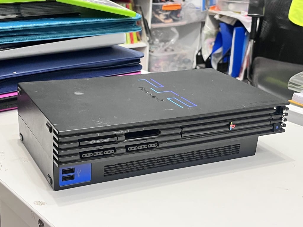 PS2 FAT CONSOLE *COMPLETE SET + 2 CONTROLLERS* PREOWNED - Image 4