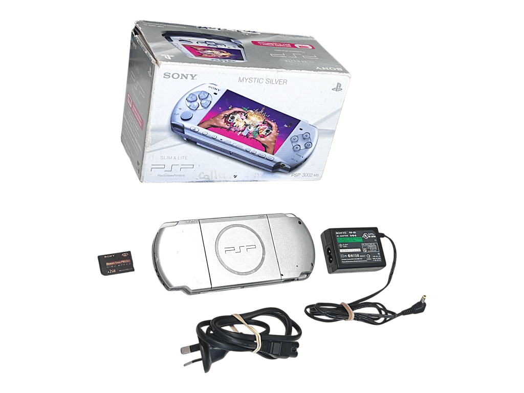 PSP Slim 3002 SILVER *BOXED*