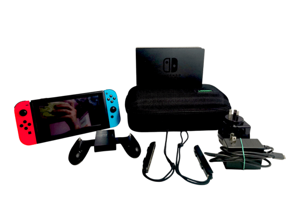 Nintendo Switch Console V2 Bundle - Image 3