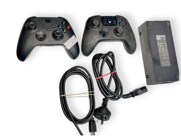 Xbox One Console FORZA MOTORSPORT 6 SPECIAL EDITION - Image 5