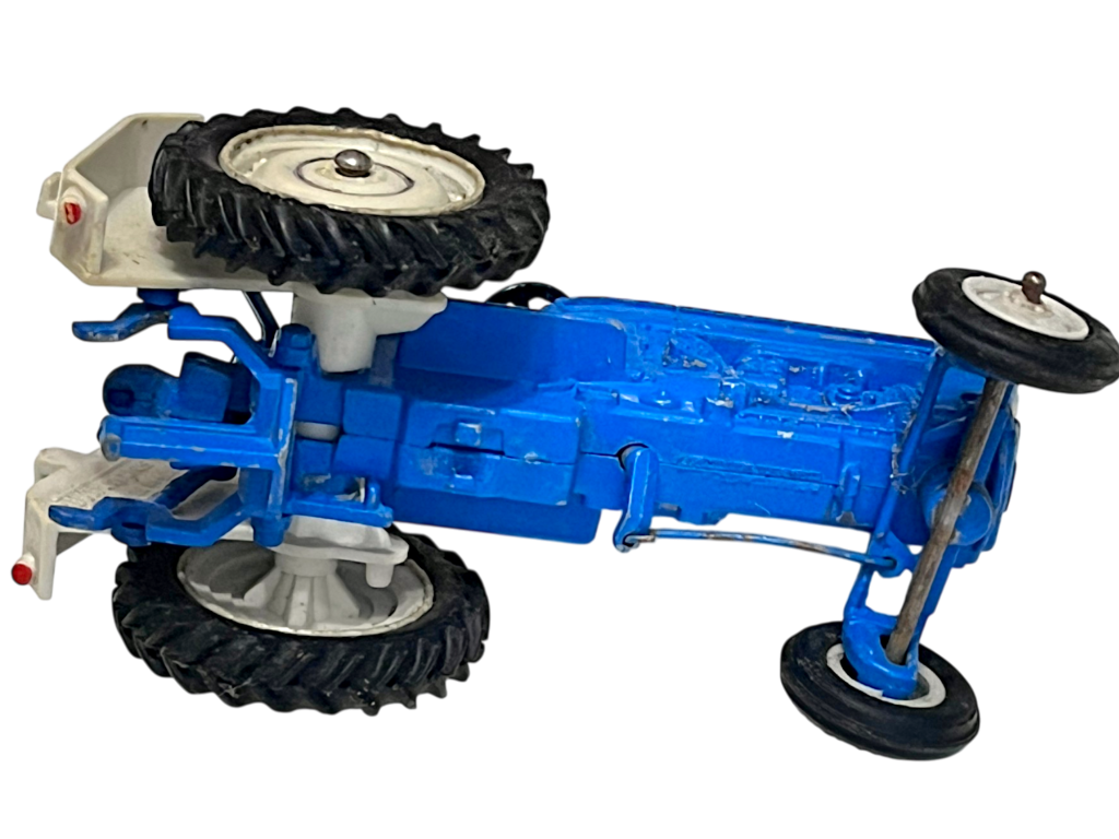 Britains Ford Farm Tractor (Vintage Die-Cast) (Vintage 1980s) - Image 9