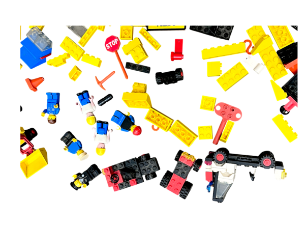 Mixed Vintage LEGO Pieces + Lego Men (Vintage 1980s) - Image 7