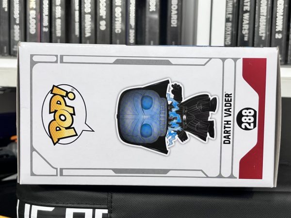 Funko Pop! Darth Vader Glow in the Dark #288 (Star Wars) - Image 5