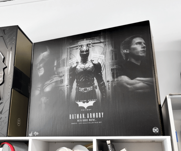 Batman Armory (The Dark Knight Trilogy) 1/6 Set (Hot Toys)