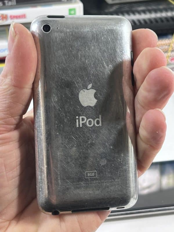 Apple iPod 8GB - Image 3