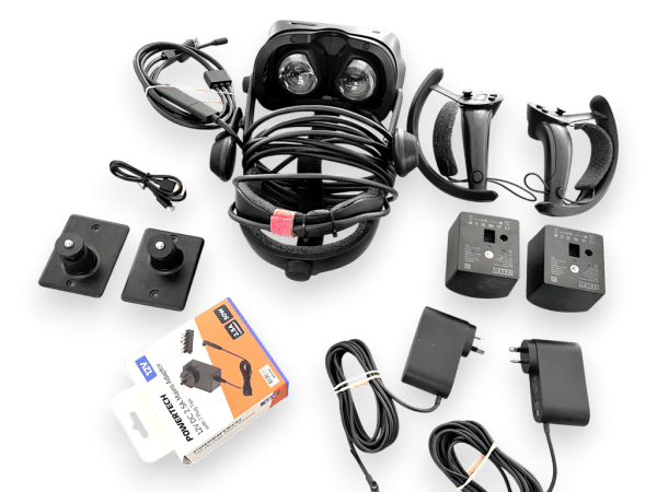 HTC Vive Virtual Reality Headset Bundle (Original Vive) VR Bundle - Image 5
