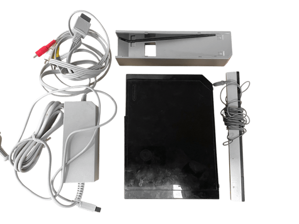Nintendo Wii Console Bundle (Black) - Image 4