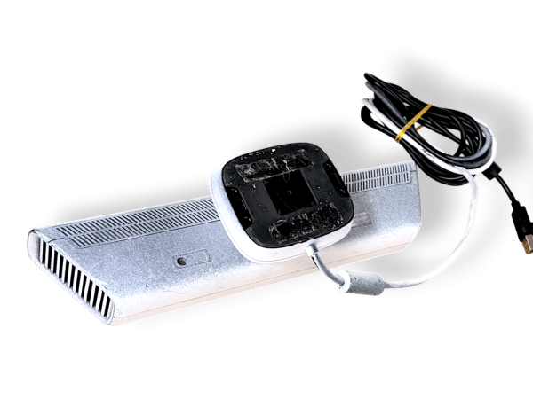 Xbox 360 Kinect Sensor / Kinect Camera + Game Bundle! WHITE - Image 4