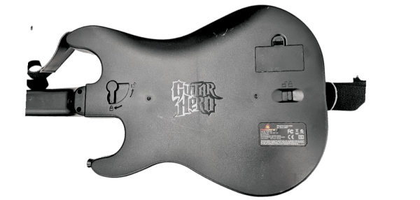 Guitar Hero WIRELESS Guitar + Game BUNDLE (Xbox 360) - Image 8
