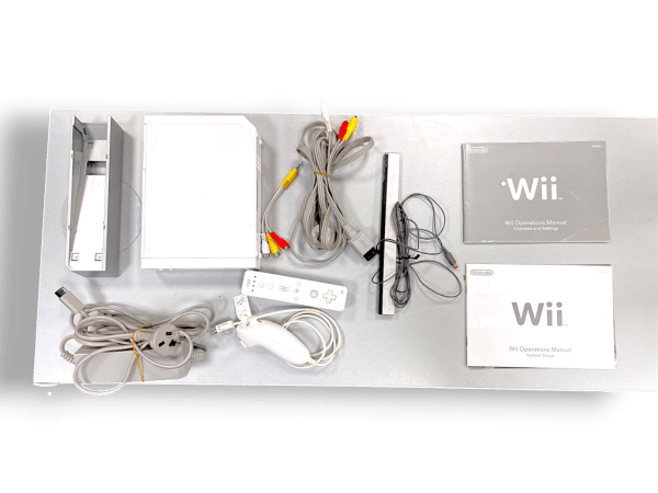Nintendo Wii Console Bundle - WHITE - Image 2