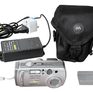 SAMSUNG Digimax V4 Camera (12 x Opt Zoom) Bundle